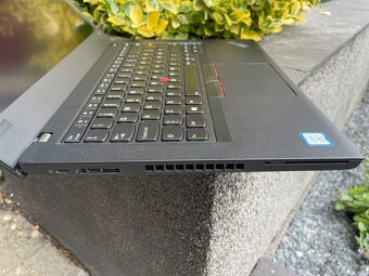 Lenovo T480 - CPU i7, NVIDIA GeForce, LCD 2560x1440, IR kam - 7