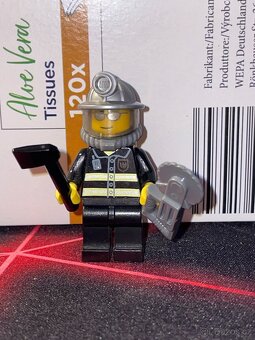 Lego postavičky nebo součástky - 7