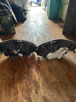 Prodám díly, světla, sedačky a plasty na Mercedes Vito w639 - 7