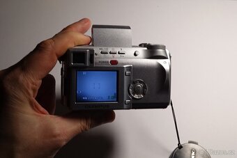 Olympus C-765 Ultra Zoom - 7