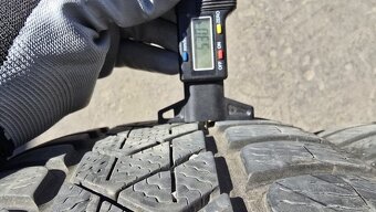 Pneu 215/55/17 Pirelli - 7