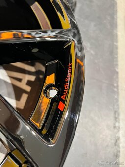 Dvourozměrné Audi RS3 R19 - 7