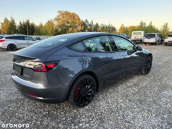 VÝKON ZDVIHU TESLA 3 DVOJITÝ MOTOR S DLOUHÝM DOSAHEM Rok v - 7