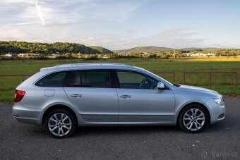 Škoda Superb Combi -125 kw Elegance 4X4 /AJ NA SPLÁTKY/ - 7
