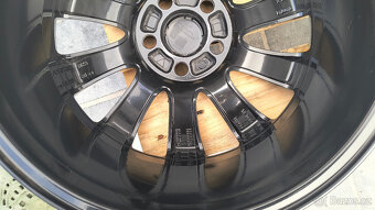 17 originál 5x108 VOLVO V40 V60 V70 C30 S40 S60 7Jx17 ET50 - 7