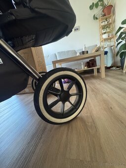 Kočárek Moon Resea S - 7