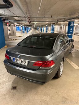 BMW 750Li - E65 V8 - 7
