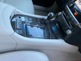 Prodám Lexus LS 600 h Long - 7