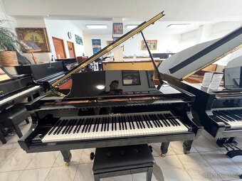 Klavír ESSEX mod EGP 173 Steinway & Sons se zárukou 5 let. - 7