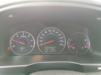 Hyundai Santafe 2,2 CRDI, 4x4 manuál, 145 kw - 7