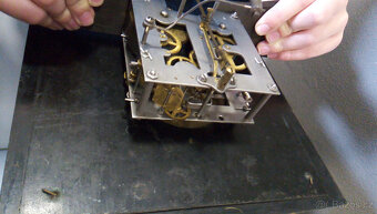 Dřevěné nástěnné hodiny - pendlovky Kienzle - 7