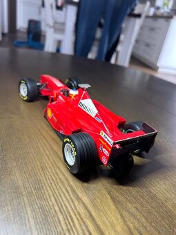 Ferrari F300 1:18 - 7