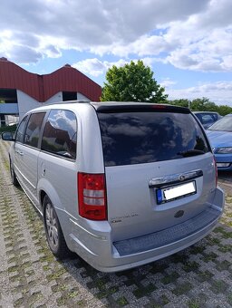 Pronájem 7 místného auta Chrysler - 7