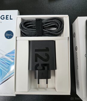 MOTOROLA EDGE 60 PRO +SPOUSTU PŘÍSLUŠENSTVÍ - 7