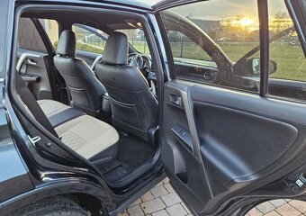 Toyota RAV4 2.0 Premium/4x4 - 7