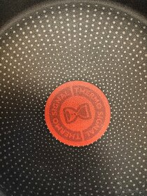 2 ks pánev Tefal průměr 24 cm a 20 cm, výška 5,5 cm - 7