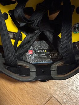 Cyklistická helma MET Estro vel. M - 7