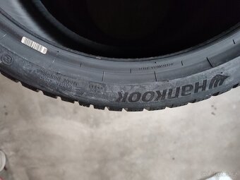 Zimní pneu Hankook 215 /40R18 - 7