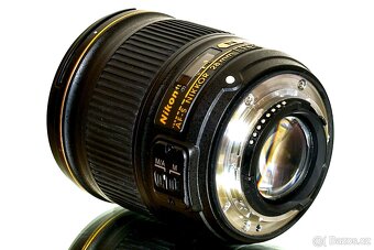 Nikon AF-S FX Nikkor 28mm 1:1,8 G + UV filtr TOP STAV - 7