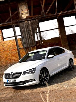 Superb 3 2.0 TDI, 4x4 Style Plus - 7