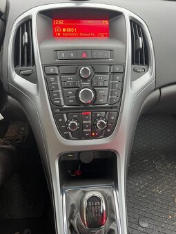 Opel Astra GTC 1.4 Turbo 140k Enjoy 2015, 103 kW, 65 300 km - 7