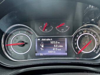 Opel Insignia 2.0 CDTI - 7