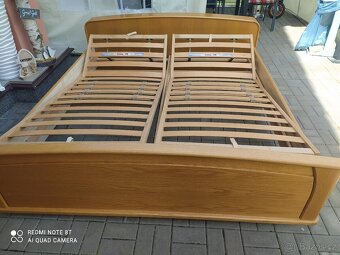 POSTEL MASIV S POLOHOVACÍMI ROŠTY A MOLIT. MATRACEMI 180x200 - 7