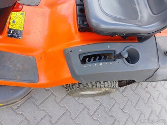 Prodám traktor Husqvarna - 7