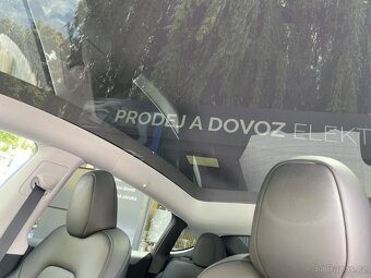Tesla Y Long Range 4WD 12/2024 - 7