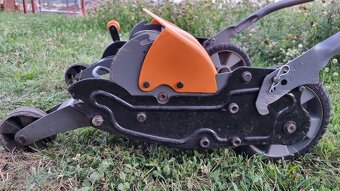 Vřetenová sekačka Fiskars StaySharp Max – Skvělý stav - 7