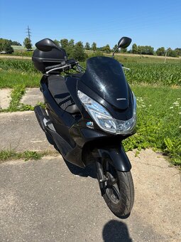 Honda PCX 125ccm najeto pouze 2682KM - 7