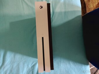 Konzole Xbox One S 1 TB, s dvěma ovladači a 4 hry - 7
