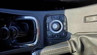 Megane 3 FL 1.2 velká výbava model 2017 málo najeto - 7