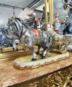 Porcelánová, zlacená socha Capodimonte. Top stav. - 7