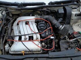 Volkswagen Bora 2.3i VR5 110.KW AGZ, DZL - pouze díly - 7