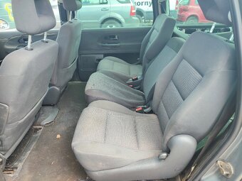 VW Sharan č. 27069 - 7