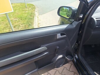 VW Fox 1.4 i/55kW.. R. 2010. Najeto 148.940 km. Serviska - 7