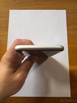 iPhone XR 64GB Bílá - 7