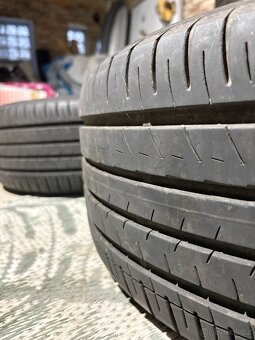 245/45 R17 LETNÍ MERCEDES BENZ YOKOHAMA BLUEARTH GT AE51 - 7