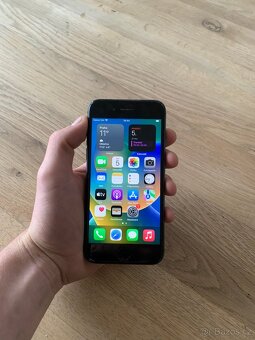 Apple iPhone 8 64gb-baterie 80%- dobrý stav - 7