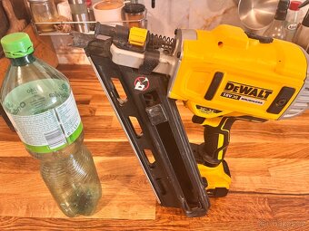Hřebíkovačka DeWALT pro hřebíky 32 ~ 90 mm - 7