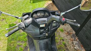 Skútr Suzuki Burgman 400 - 7