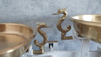 Staré dvoumiskové váhy KAMOR s původníma mosaznýma miskama. - 7