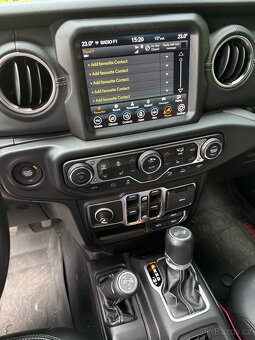 JEEP WRANGLER 743.800 Kč bez DPH SAHARA 2.0 4xe PHEV RV 2021 - 7
