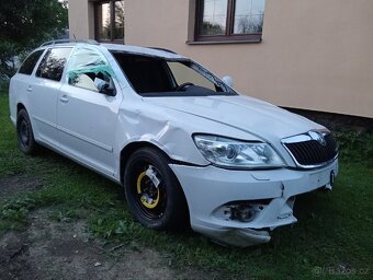 Skoda Octavia Combi 2,0 TDI RS havarovana, pojizdna - 7