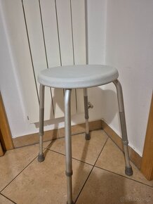 Invalidní vozík, choditko, antidekubitni podložka, židlička - 7