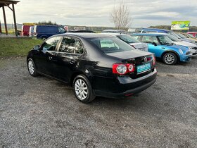Volkswagen Jetta 1.6i - 7
