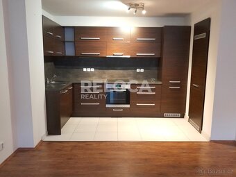 2+KK, 62m2 Slaný Husova, zrekonstruovaný nezařízený byt v ce - 7