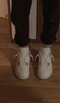 Jordan 4 Gold metallic - 7