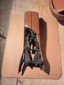 BMW f11 interiér - 7